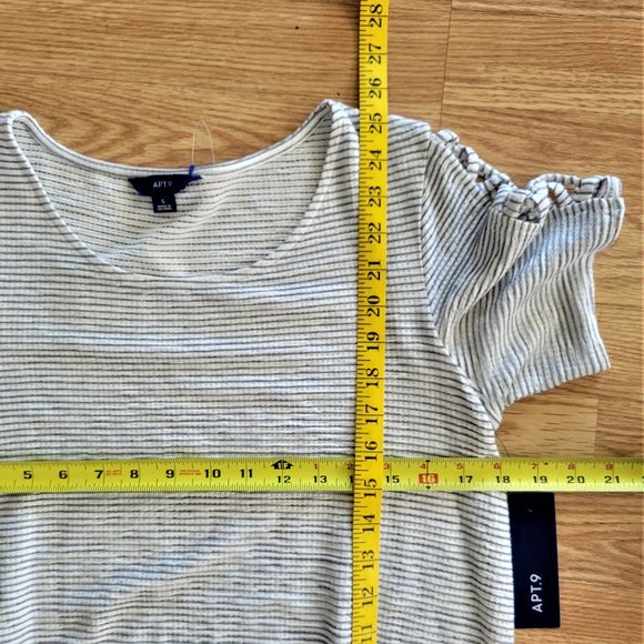 NWT Apt 9 Top Open Ladder Sleeves White Grey Stripe Size Small Necklace Included - Picture 8 of 14